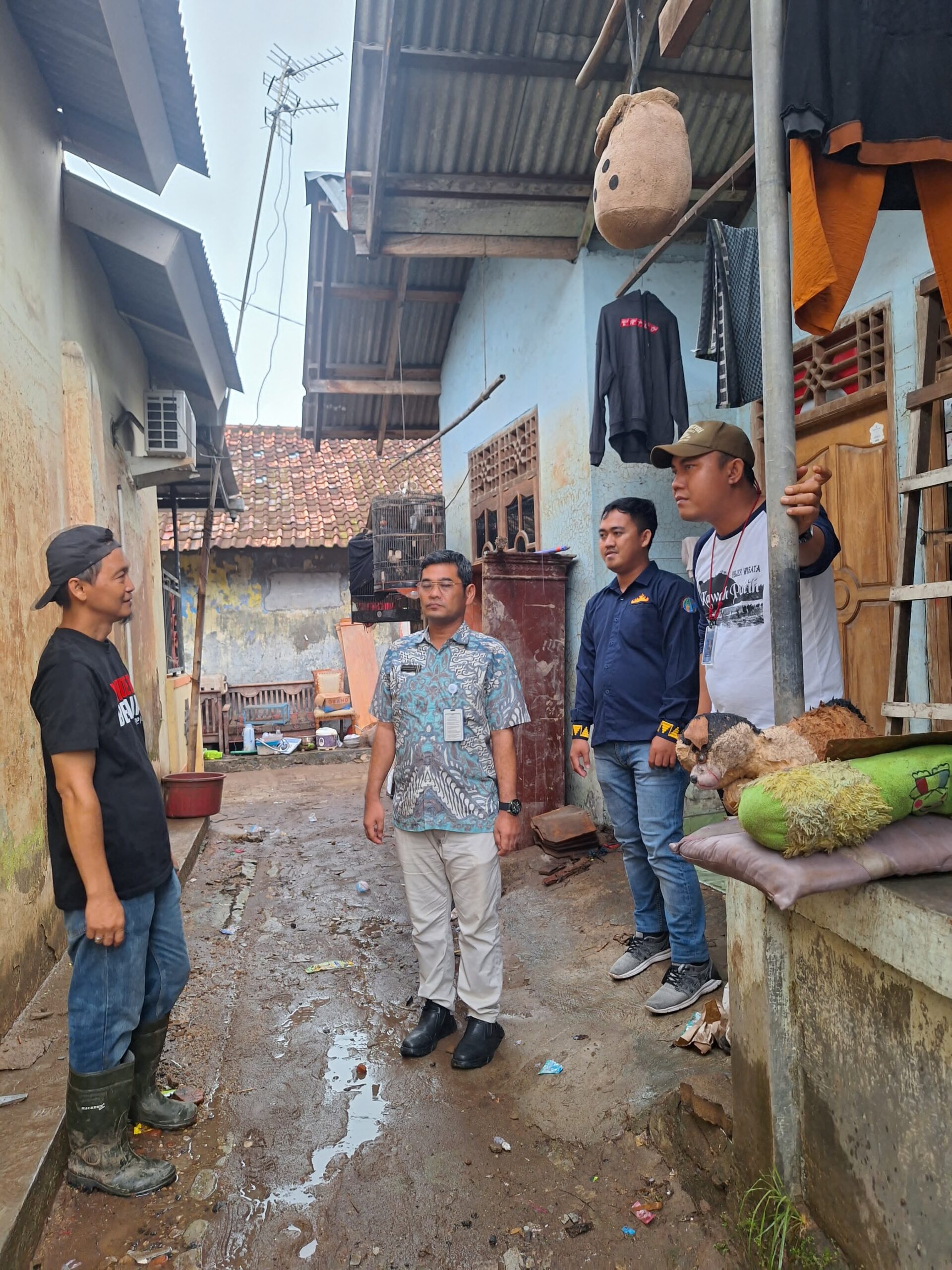 ASDP Bersama IWO Lampung Siap Kolaborasi Salurkan Bantuan untuk Korban Banjir di Kelurahan Way Lunik