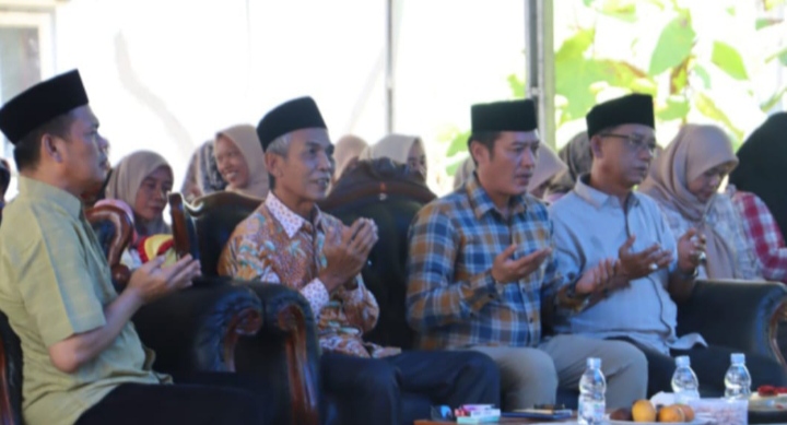 Bupati Pesibar Dedi Irawan Hadiri Halal Bihalal Dan Tasyakur di Pekon Rawas