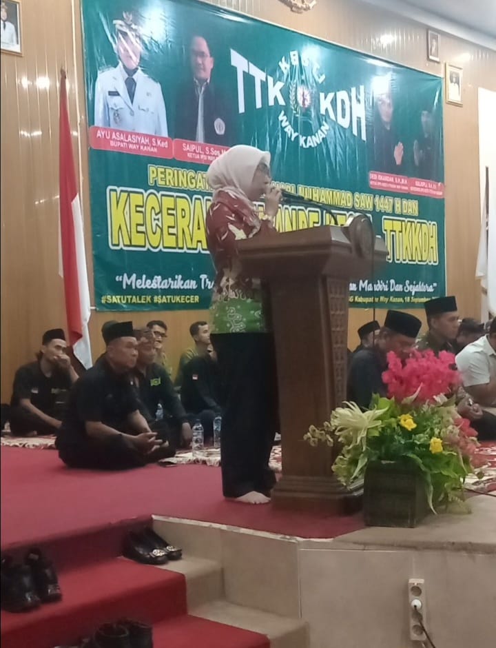 Bupati Way Kanan Hadiri Peringatan Maulid Nabi Muhammad SAW dan Keceran TTLKDH di Way Kanan