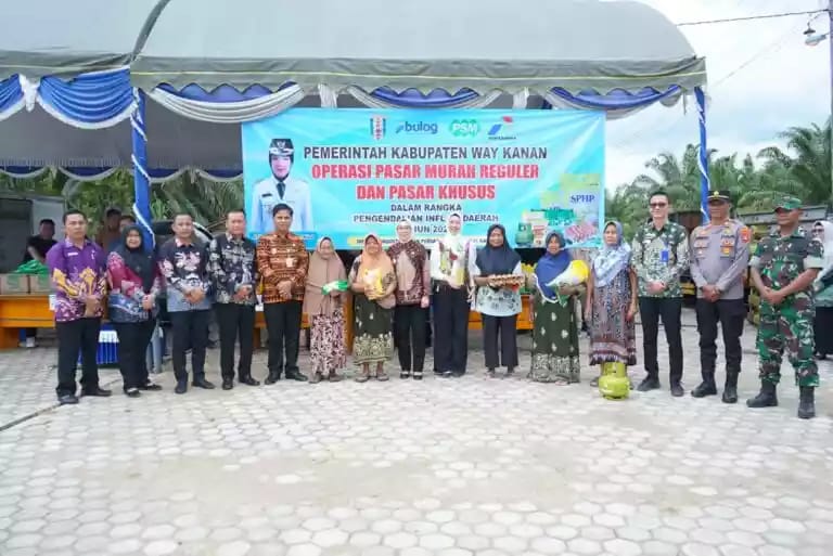 Bupati Way Kanan Buka Operasi Pasar Murah Bersubsidi di Bahuga