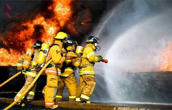 Damkar Way Kanan, Tepis Kritik Soal Mobil Damkar Kosong Di Baradatu