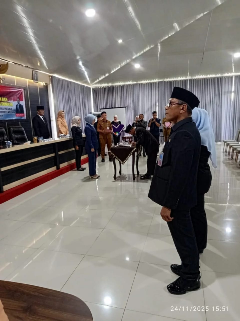 Ayu Asalasiyah Melantik 3 Pejabat dan Sekaligus Penandatanganan Fakta Integritas 12 Pejabat Pemkab Way Kanan