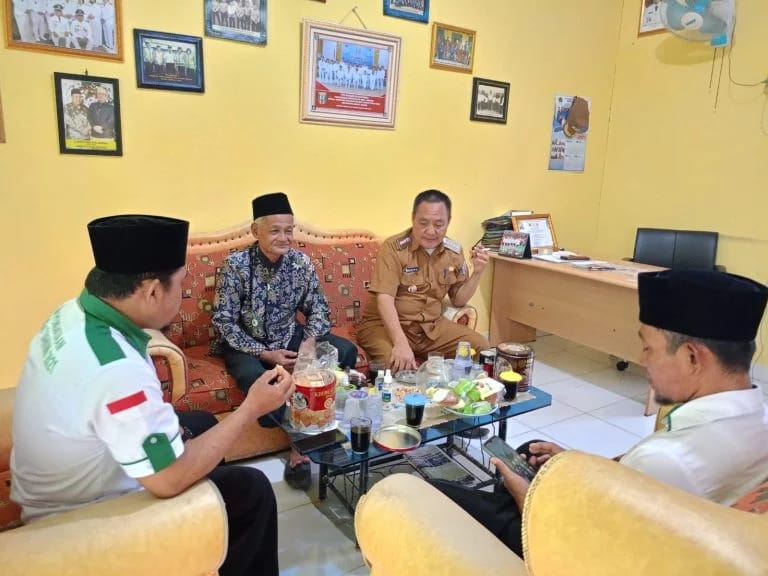 Camat Negeri Agung, Hepi Haryanto, Terima Kunjungan Pengurus NU Negeri Agung