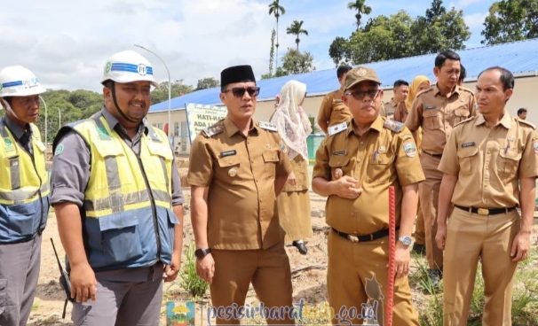 Bupati Pesibar, Dedi Irawan, Tinjau Pembangunan Akses Jalan RSUD KH. Muhammad Thohir